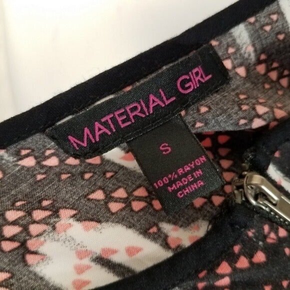 Material Girl Size S Crop Pant Jumpsuit Zipper Front Elastic Waist Side pockets - Picture 6 of 6